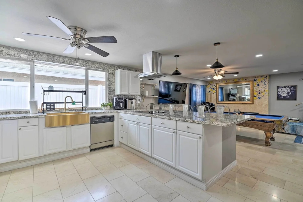 Home w/ Private Pool - Near Las Vegas Strip