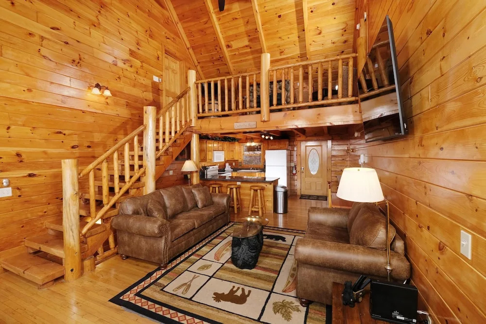 Smoky Treehouse Lodge #614