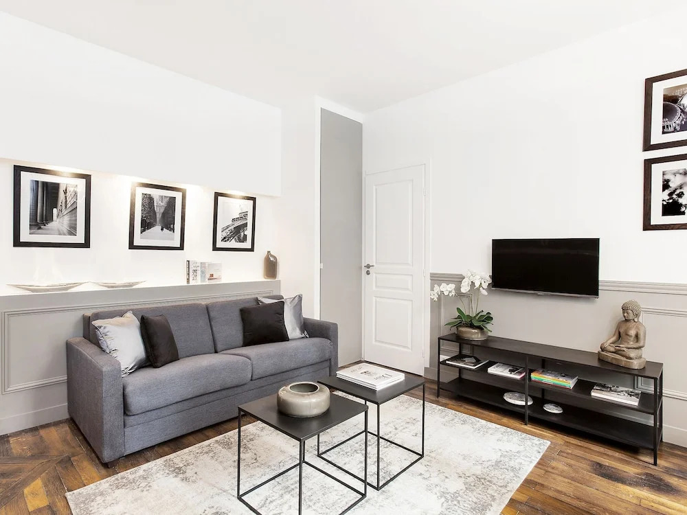 Luxury 2BR Gr-Boulevards I by Livinparis