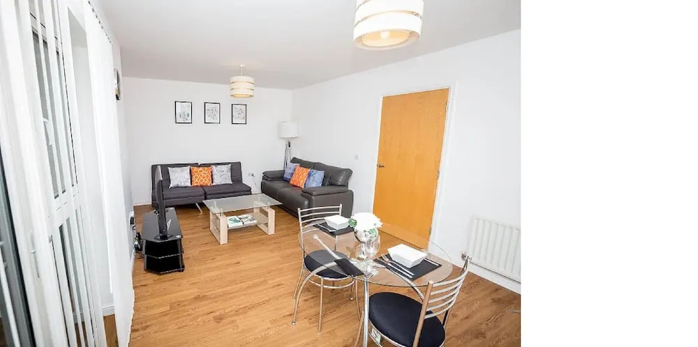 Walking Distance to Town With Free Parking