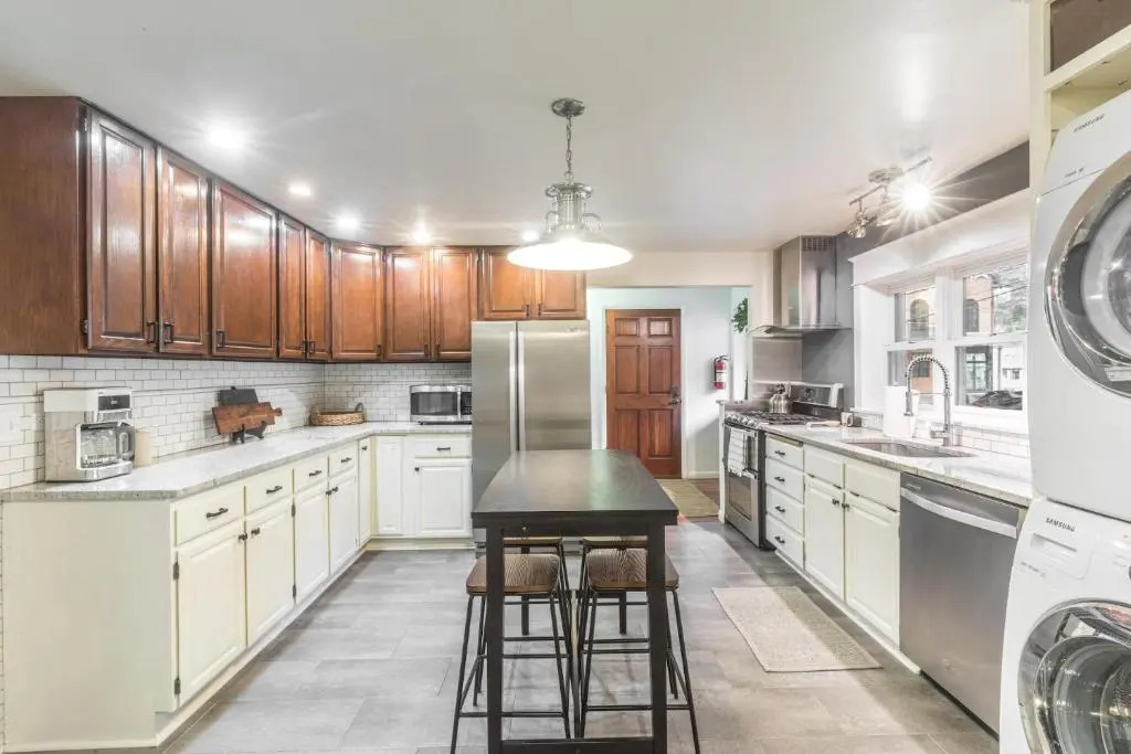 225 6th Avenue Unit 3