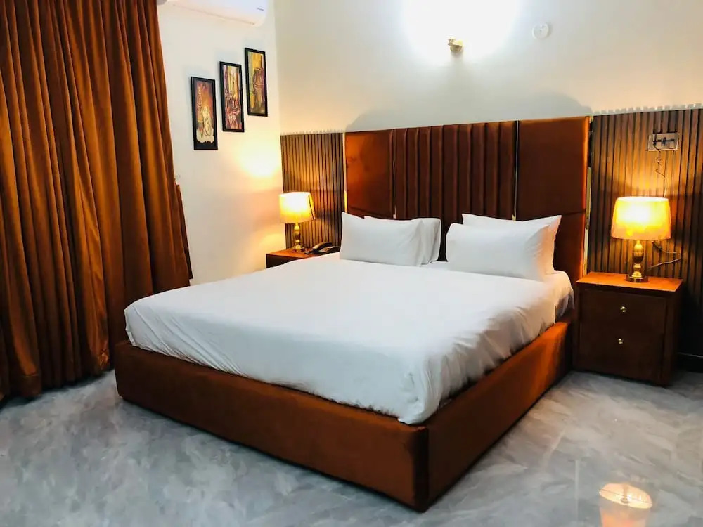 Royal Executive Guest House F-8