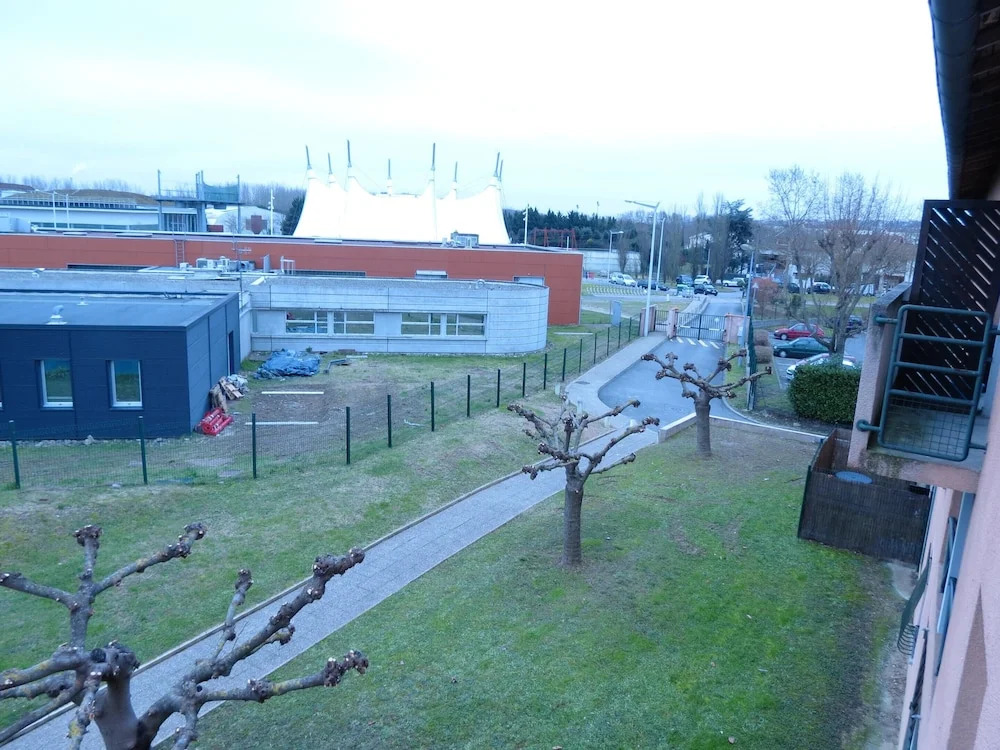 Studio in Toulouse, With Wonderful City View, Furnished Balcony and Wifi