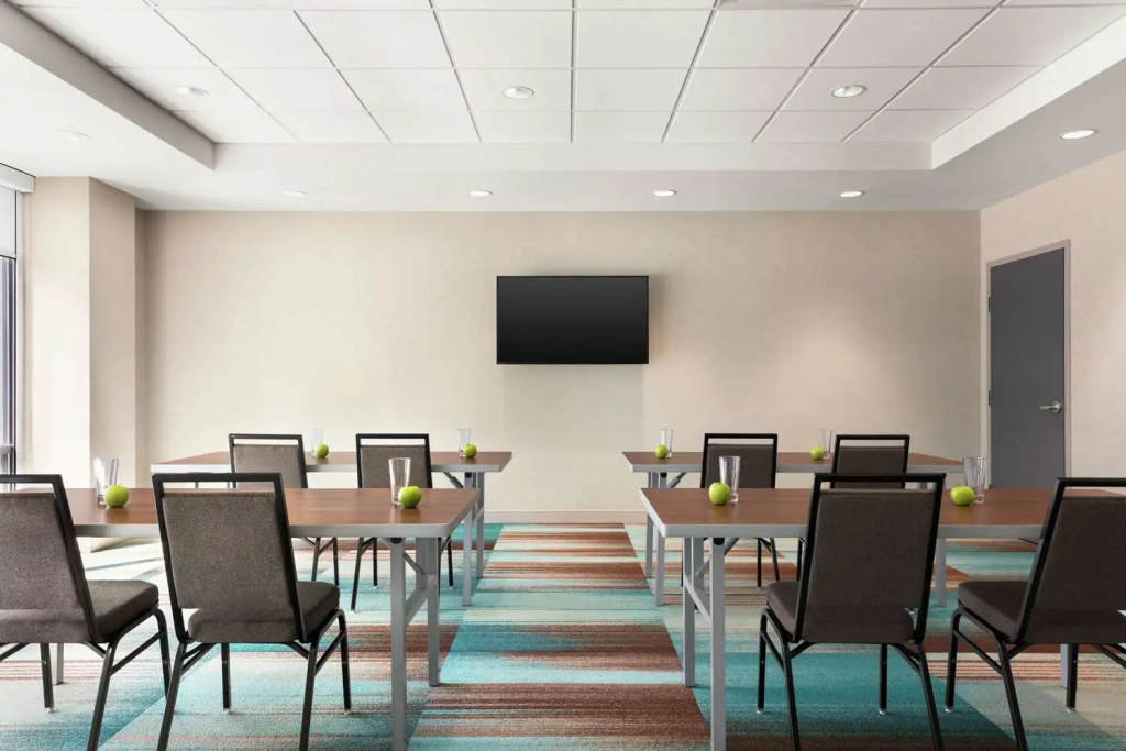 Home2 Suites By Hilton Milwaukee West