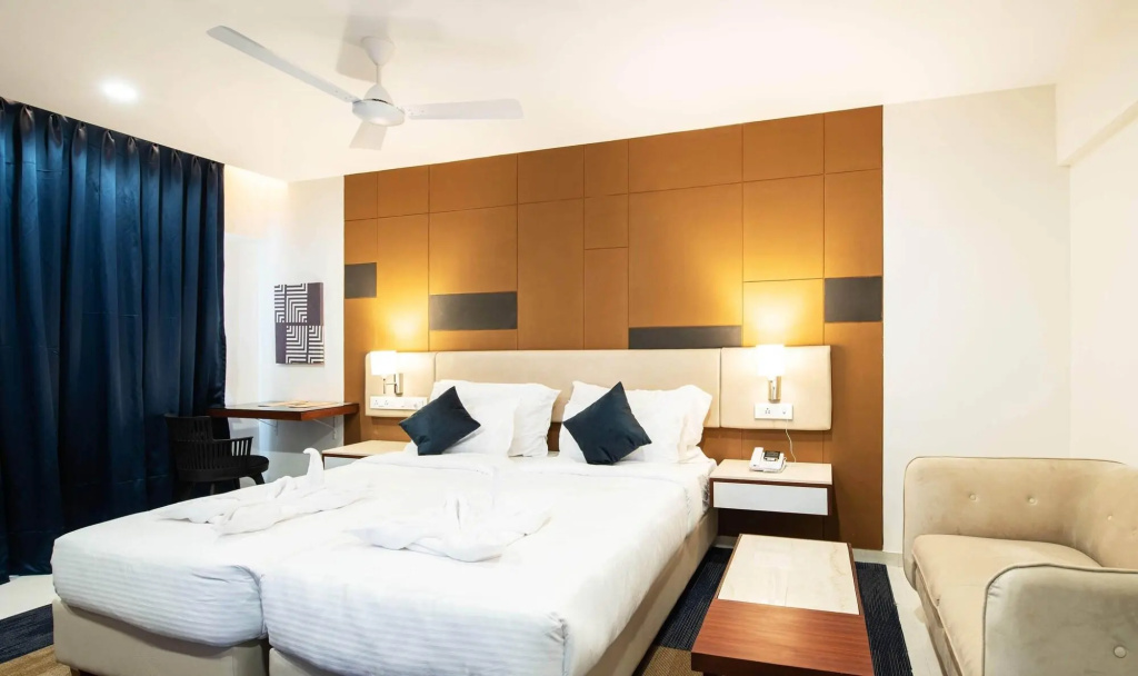 StayBird - B Suite, Business Hotel, Kharadi