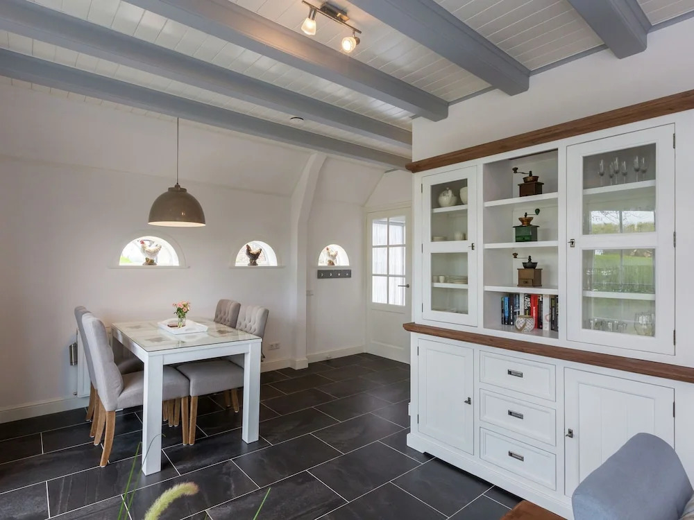 Very attractive holiday home near the beach of Westkapelle