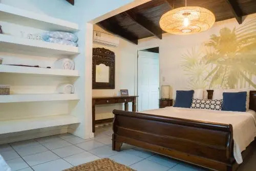 Beachfront Villa Bonita