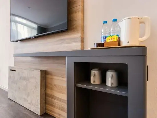 HanTing Premium Hotel (Hangzhou Jianghan Road Subway Station)