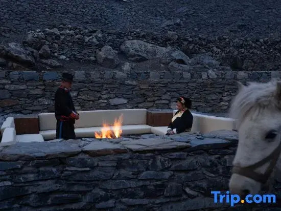 Yanlan Xue Xiu · Snow - domain Secret - land Homestay (Siguniang Mountain Scenic Area Store)