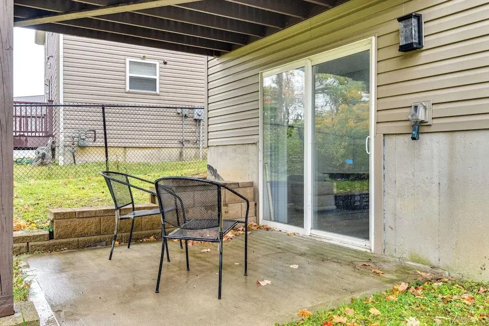 Cozy Ohio Home - Deck, Arcade Games & Near Golfing