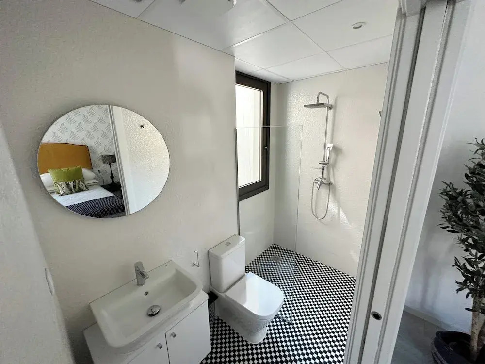 Apartamentos Puerta Elvira Suites 3000