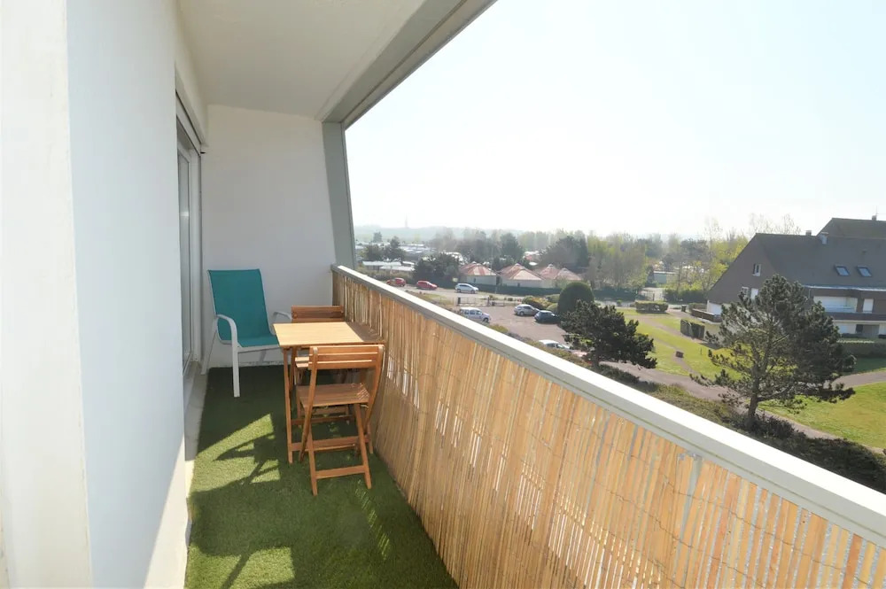 Charmant studio avec balcon à 20m de la mer
