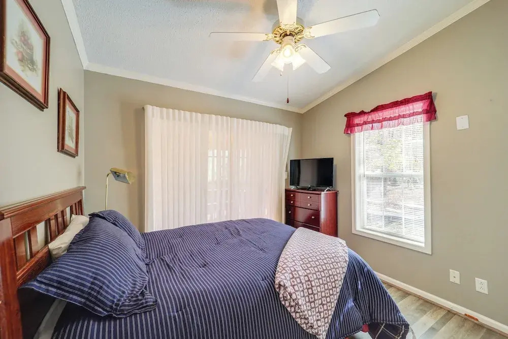 Pet-friendly Beech Mtn Home, 2 Mi to Skiing/hiking