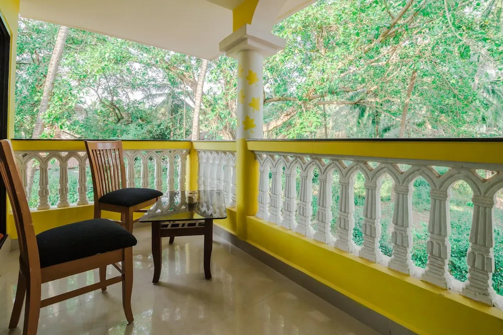 OYO 23267 Home Alluring 2 BHK Parra