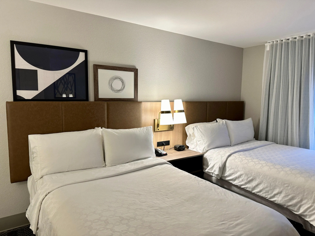 Staybridge Suites Milwaukee West-Oconomowoc by IHG