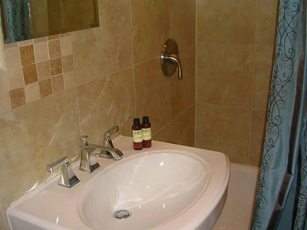 Herrick Guest Suites 18th Street Apartment