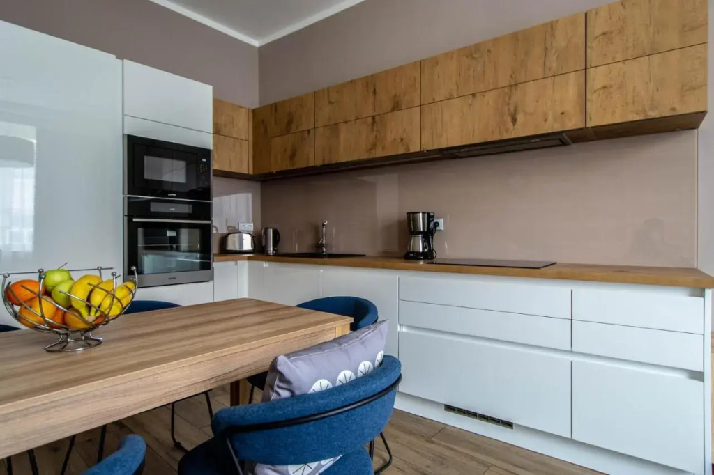 City Center Apartments near Synagogue