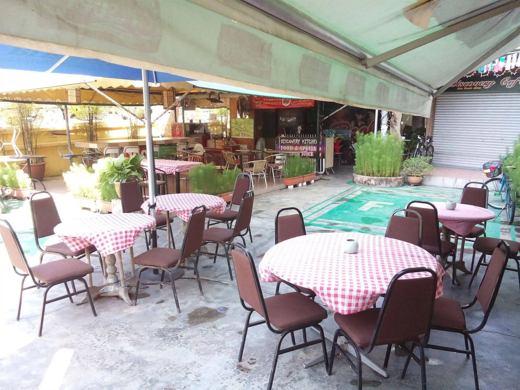 Discovery Cafe and Guesthouse