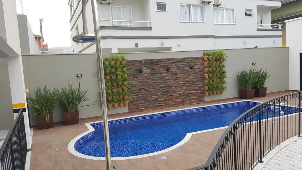 Var 101a Dpto Amplio En Condomínio Cerrado Con Piscina