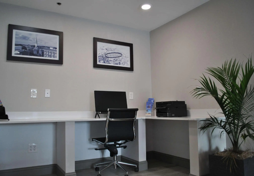 Comfort Inn & Suites Pottstown Eastern Gateway