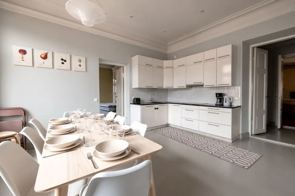 2ndhomes Modern & Spacious 3BR Apartment