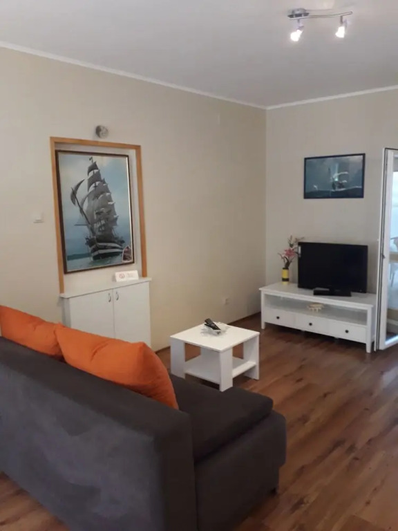 Family Ground Floor Apartment Puntamika