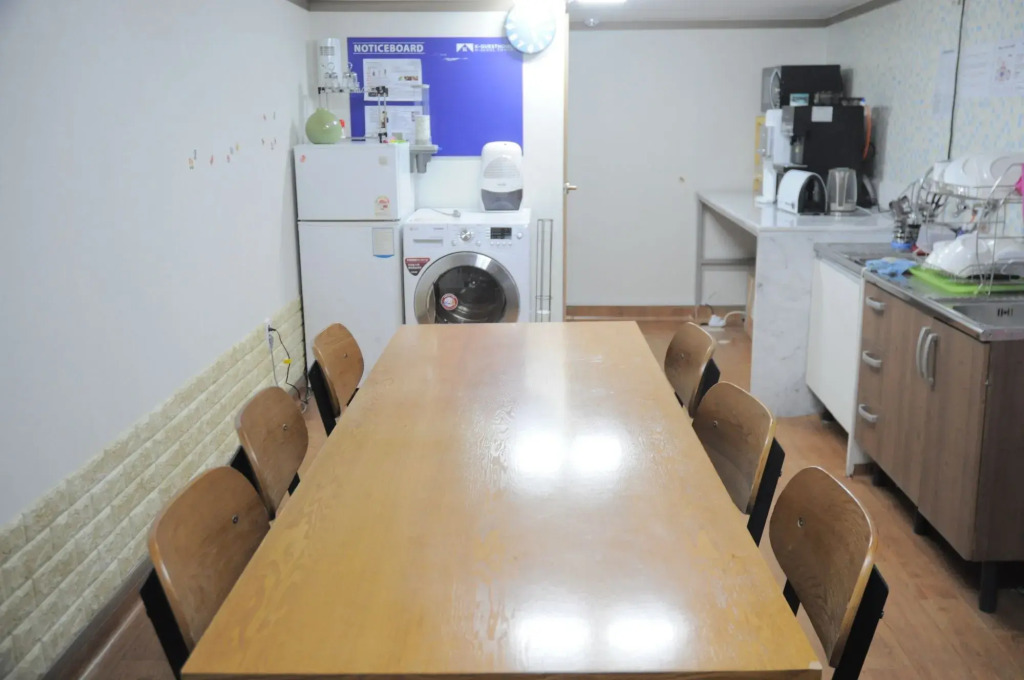 DH myeongdong guesthouse