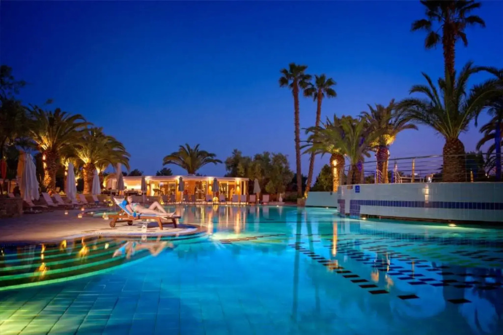 Lagomandra Hotel and Spa