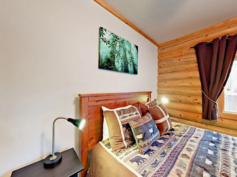 2536 Knox Avenue Home 3 Bedrooms 2 Bathrooms Home