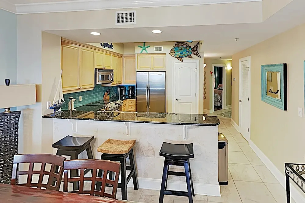 New Listing! Lovely Azure W/ Gulf-front Pool 3 Bedroom Condo