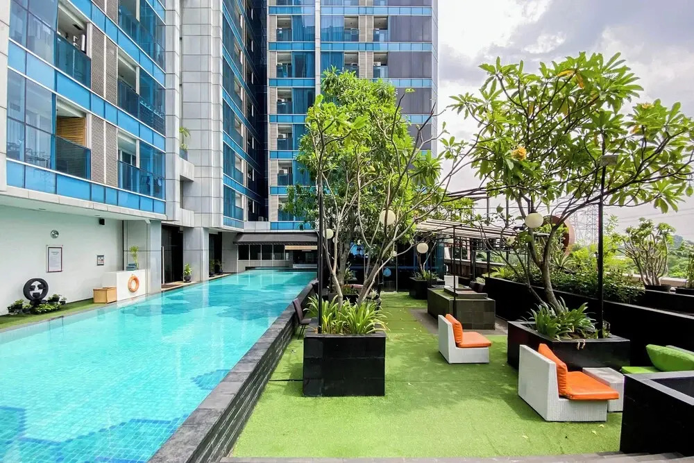 Homey And Cozy Living Studio At Tamansari The Hive Apartment