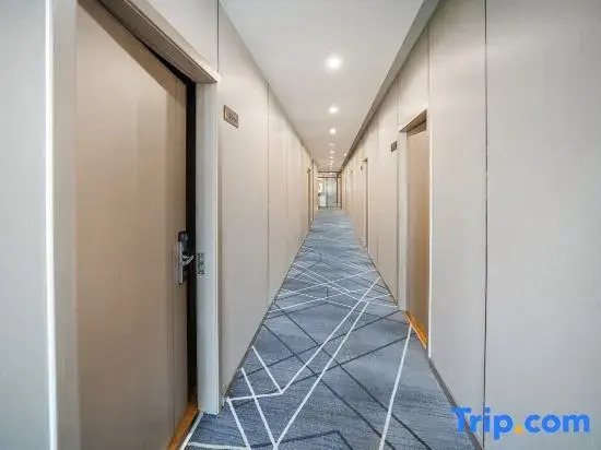 Zhiyueju Intelligent Hotel (Nanjing Tianyin Avenue Xinting Road Branch)