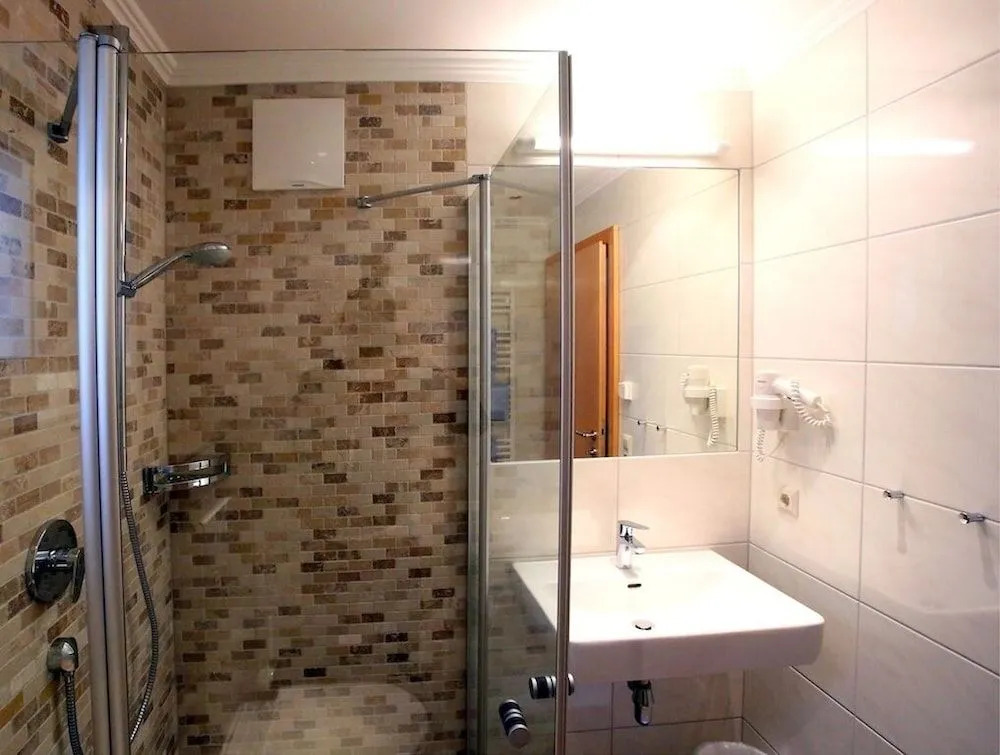 The Poolhouse Boutique Lodge