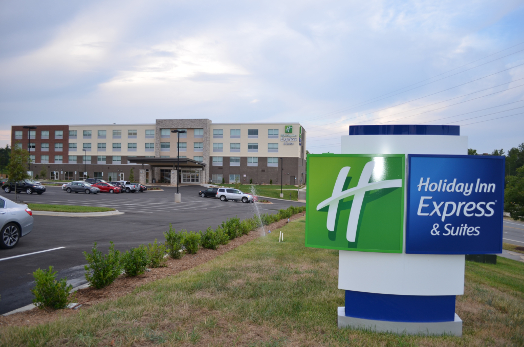 Holiday Inn Express & Suites - Charlotte NE - University Area by IHG