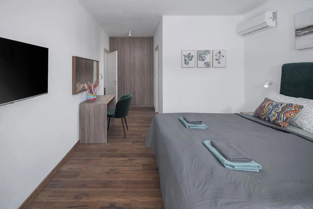Residence Villa Manuela - Pool & Jacuzzi - Batlug