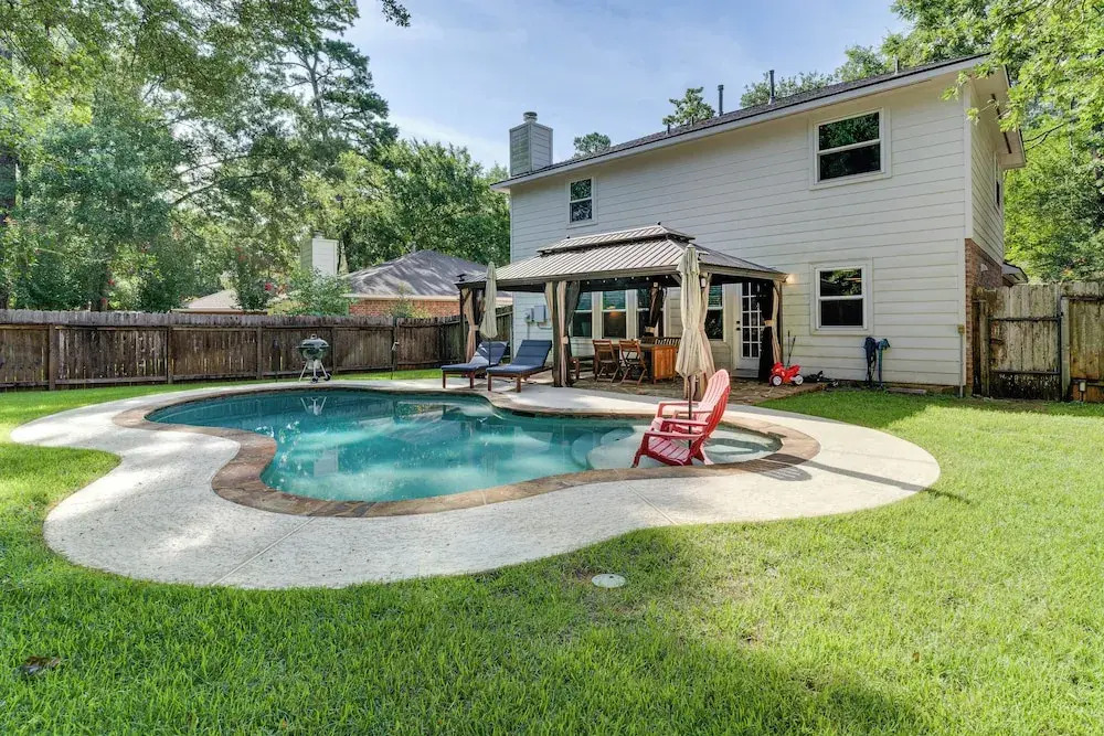 6 Mi to Northshore Park: Family Home w/ Pool!