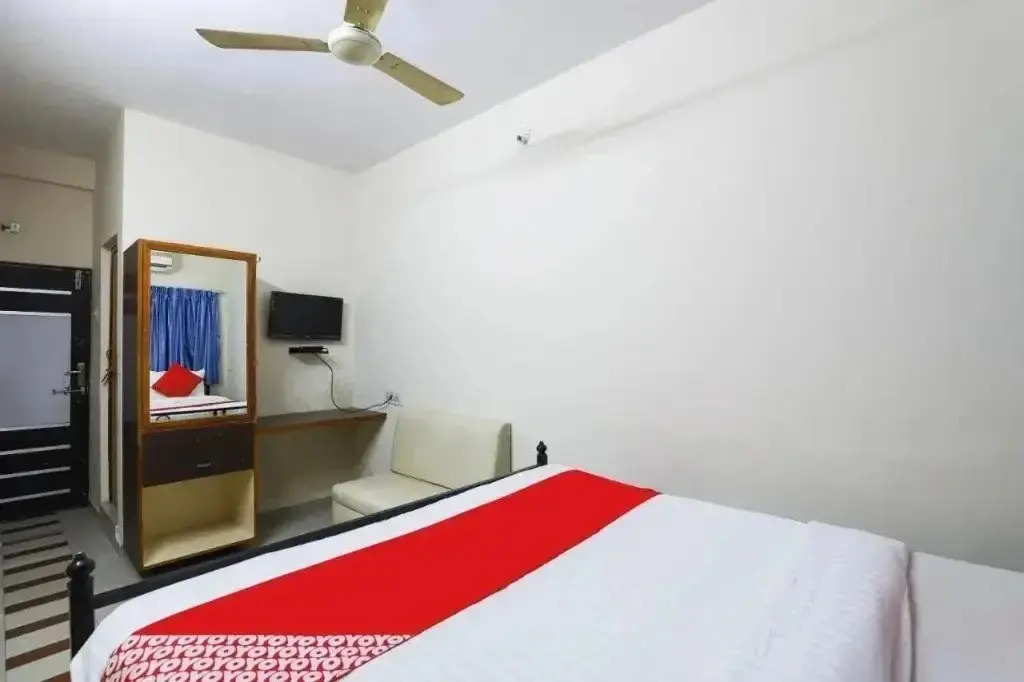 Kabir Residency by OYO Rooms