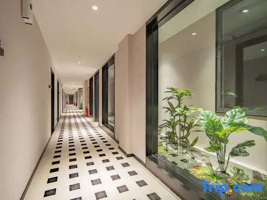 McLaren Hotel (Qinghe City)