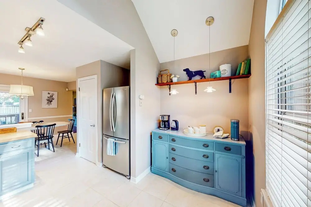 3BR Dog-friendly Retreat w/ Fireplace & Patio