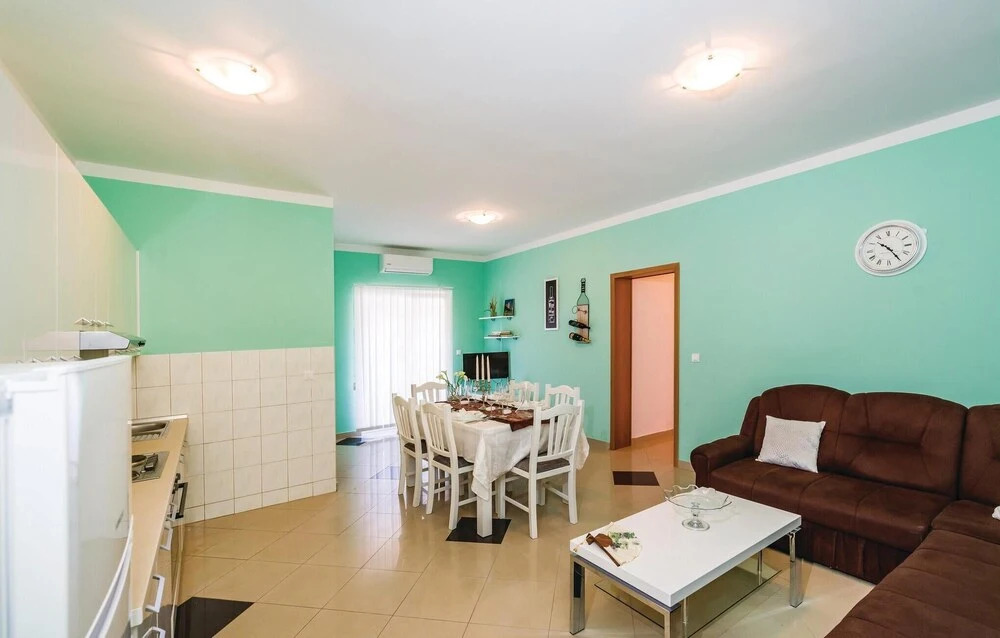 Stunning Home in Debeljak With Wifi and 6 Bedrooms