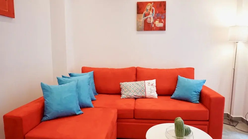 Lovely-Bright Apt - Hilton Hotel Area