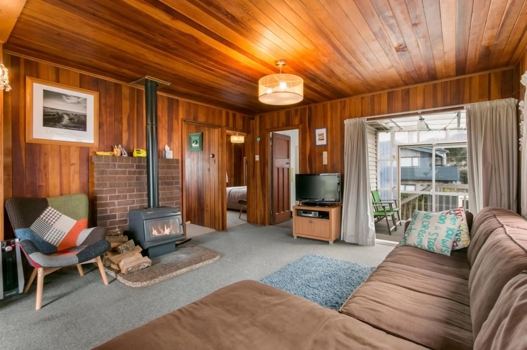 Waihi Charm - Waihi Beach Holiday Home
