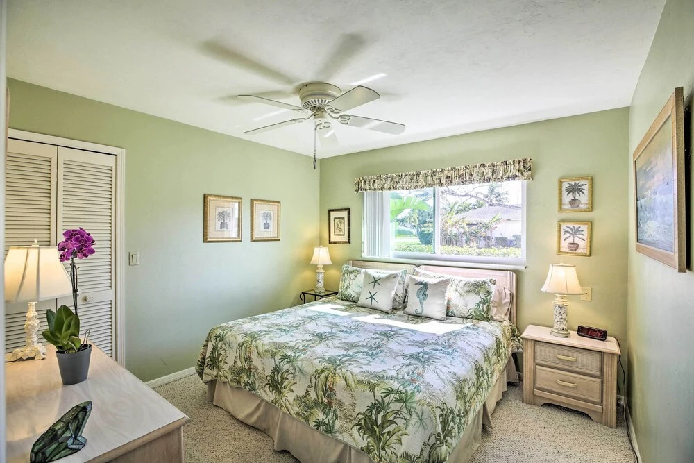 Dock Access & Pool: Cape Coral Retreat