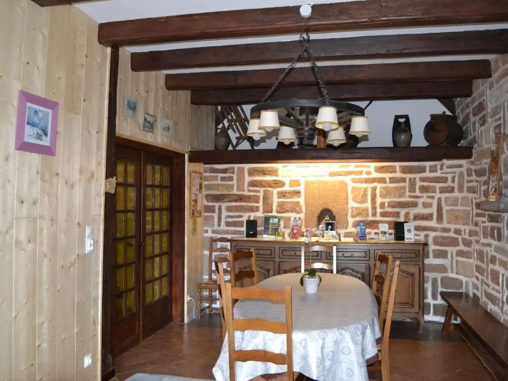 Gîte spacieux avec terrasse, 3 chambres, équipements bébé, à 16 km de Gérardmer - FR-1-589-23