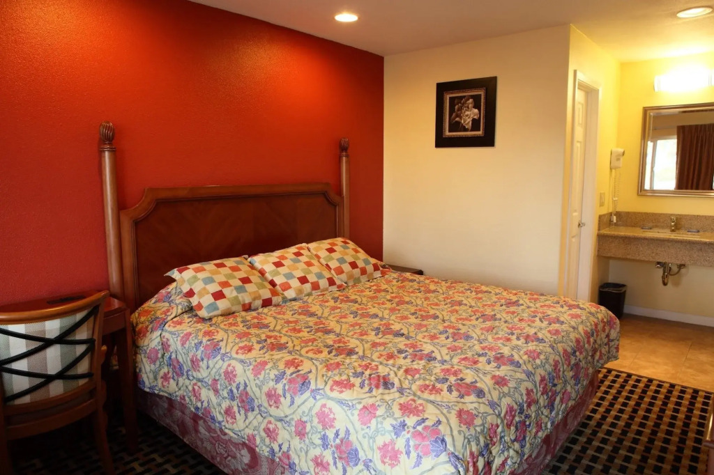 Bay Breeze Inn