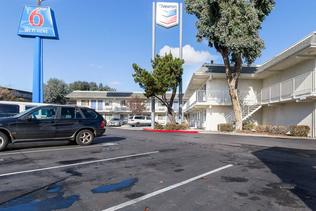 Motel 6 Hayward, CA- Silicon Valley Gateway