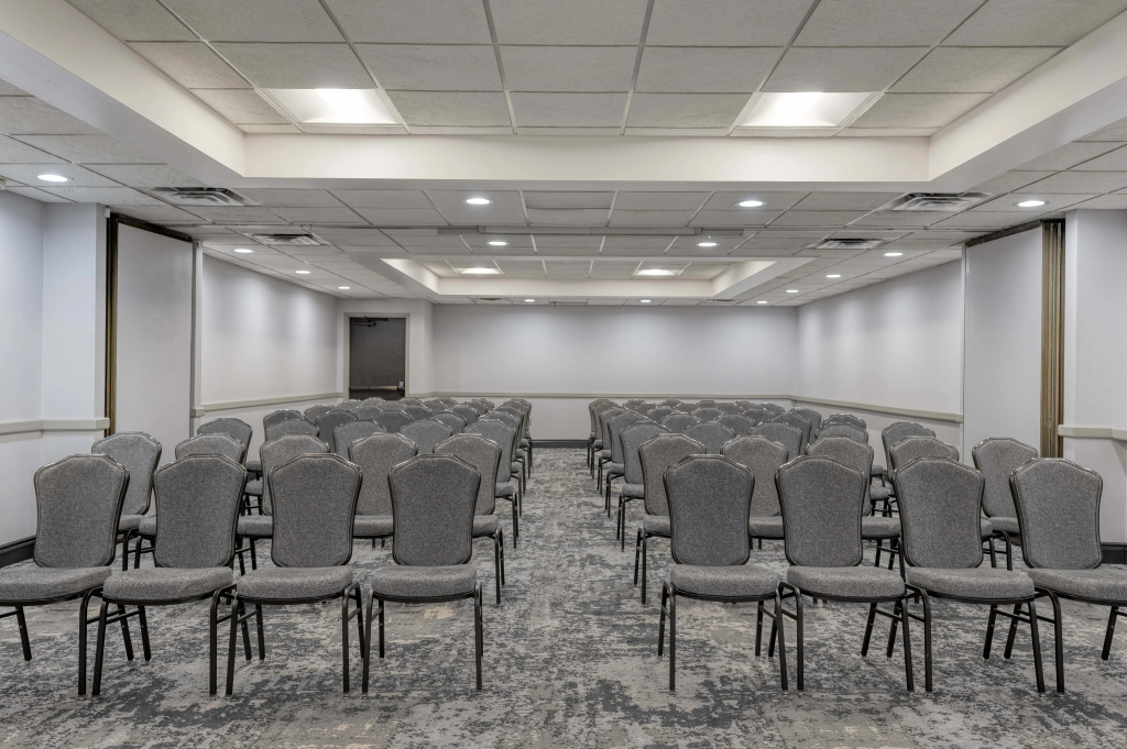 Crowne Plaza Indianapolis-Airport by IHG