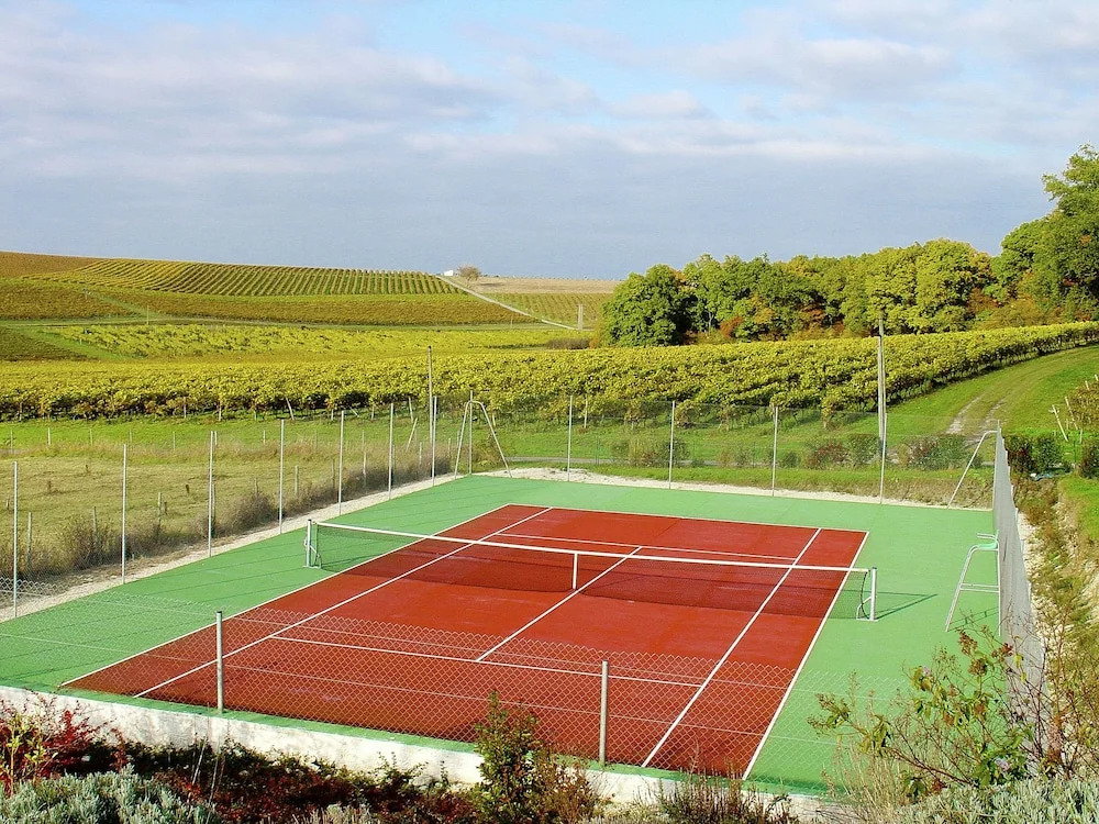 Luxury Apartment With Terrace, Sauna, Tennis, and Heated Pool