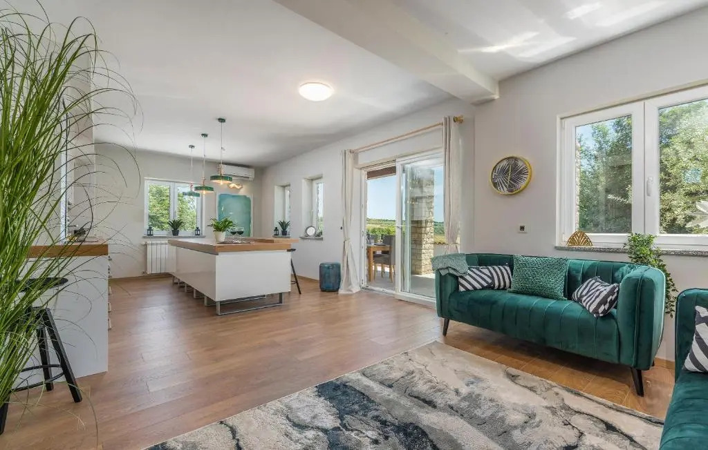 BIG Promotion, Villa Serenitas