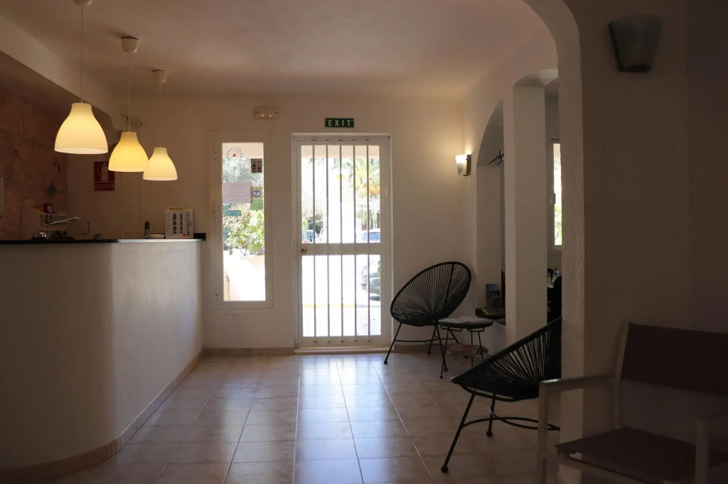 FLOR Amistad Hostal